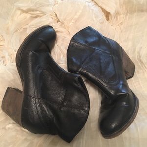 Rocket 🚀 dog boots!!